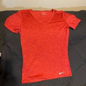 EUC NIKE DRI FIT TSHIRT SIZE SMALL